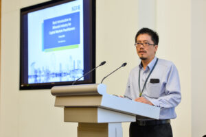 Foong Chong Lek (SGX) presenting the introduction to the seminar